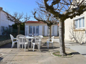 Villa 5 pièces avec annexe, proche plage et commerces, terrasse et parking, SAINT PIERRE LA MER - FR-1-229D-209